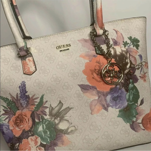 Guess handbag - Picture 4 of 6